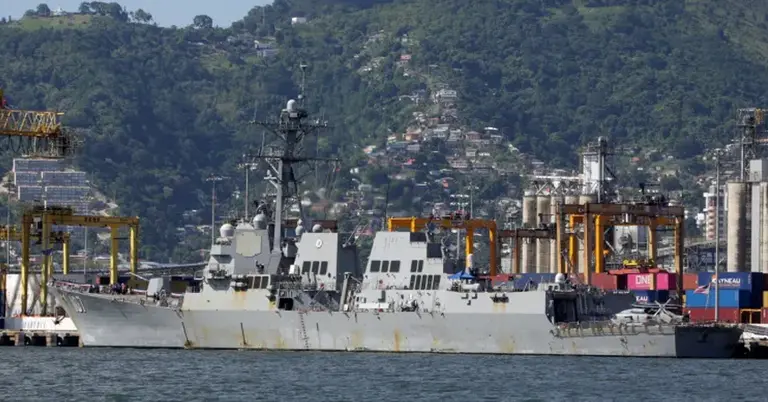 ত্রিনিদাদের সঙ্গে প্রশিক্ষণের জন্য বন্দরে মার্কিন জাহাজ ইউএসএস গ্রেভলি